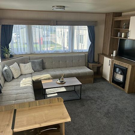 Blue Dolphin Holiday Park Gristhorpe Exterior foto